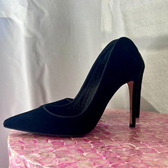 Alexander McQueen - Black Velvet Pumps, Size EU 36 = US 6 - Picture 3 of 5